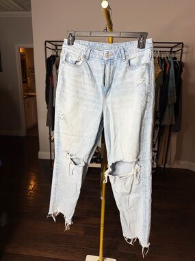 American Eagle Outfitters Light Wash Distressed High-Rise Jeans